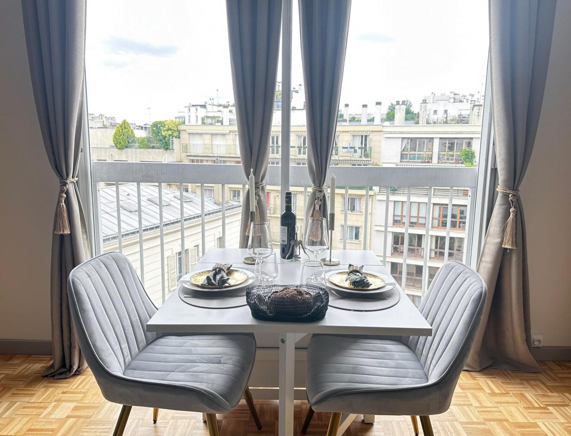Brand-New Studio With Eiffel Tower View パリ エクステリア 写真