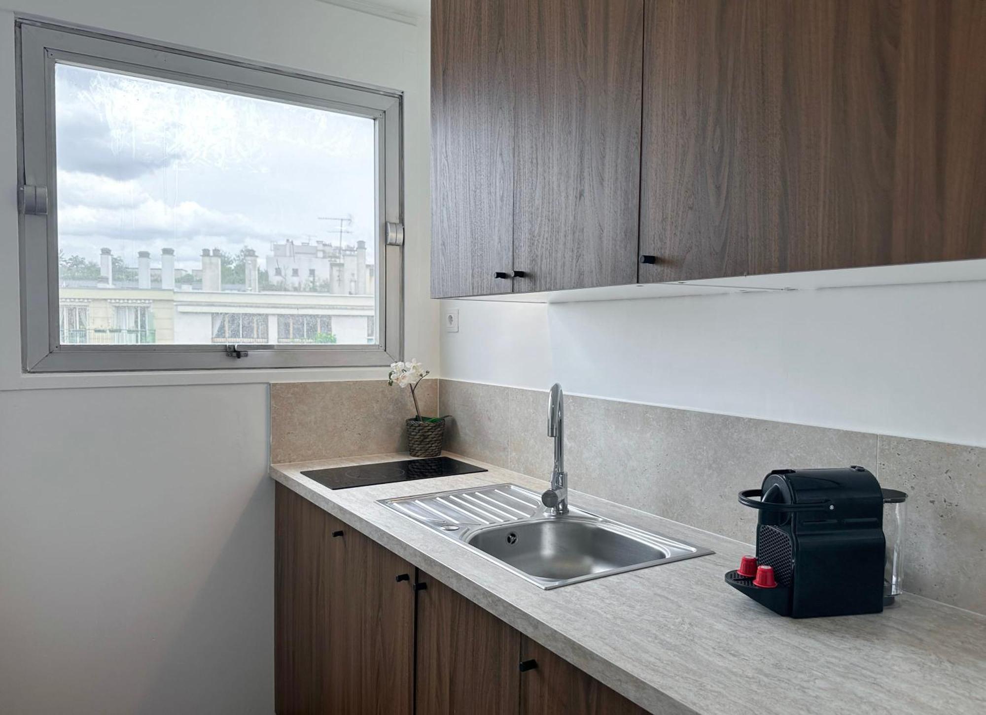 Brand-New Studio With Eiffel Tower View パリ エクステリア 写真